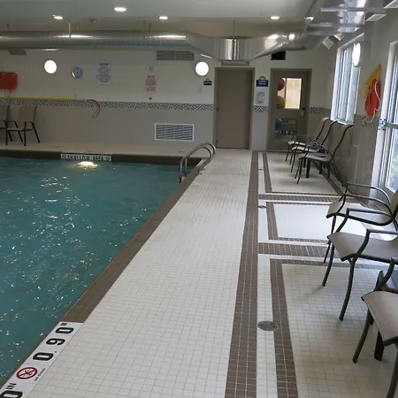 Days Inn & Suites By Wyndham Lindsay-3