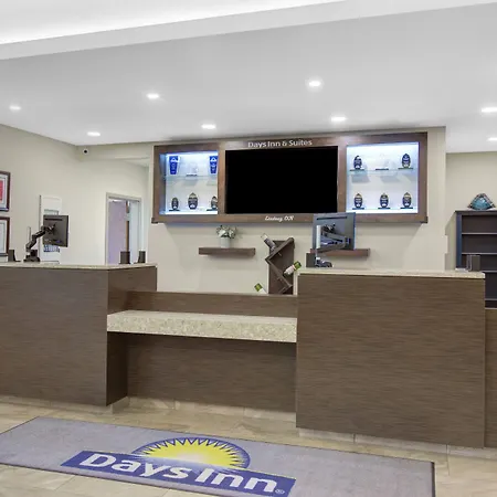 Days Inn & Suites By Wyndham Lindsay-2