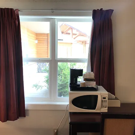 Holiday Lodge-2