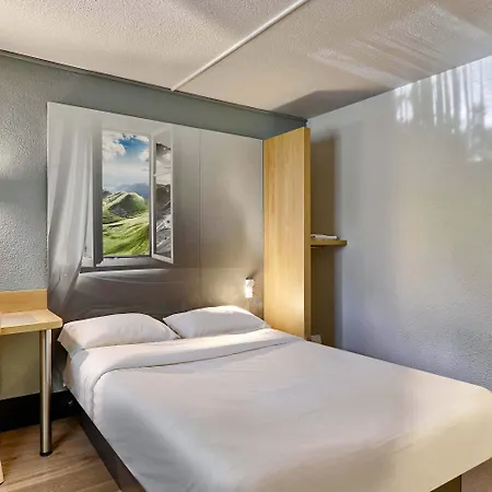B&B HOTEL Clermont-Ferrand Le Brézet Aéroport-2