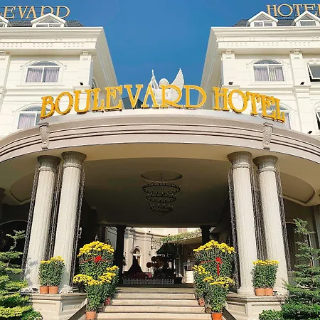 Boulevard Hotel-3