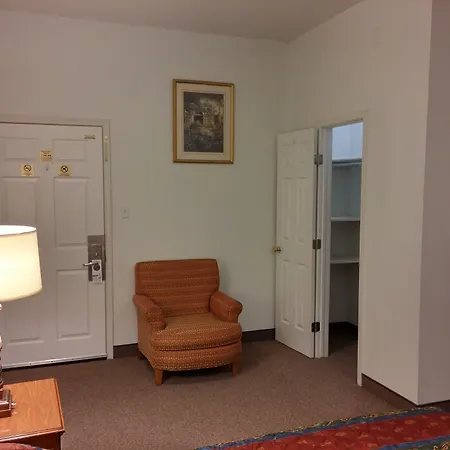 Country Regency Inn & Suites-2