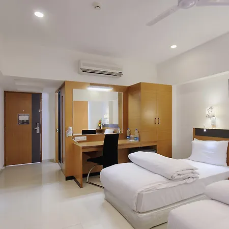Hi 5 Hotel & Experience-2