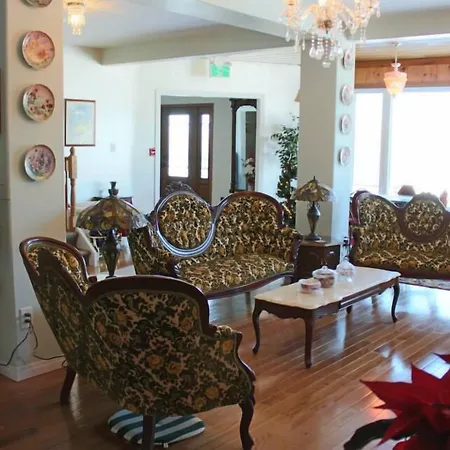Honeycomb Bed & Breakfast-3