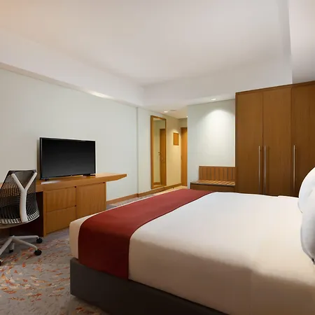 Holiday Inn & Suites Jakarta Gajah Mada By Ihg-3