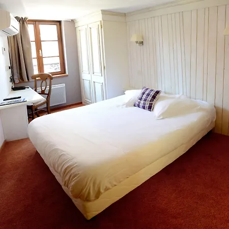 Logis Hotel De La Cloche-2