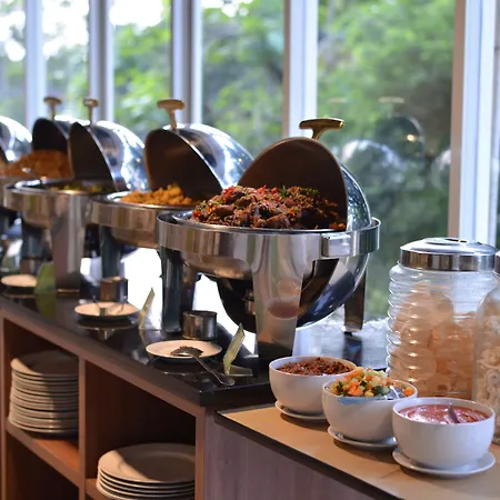 Whiz Prime Hotel Pajajaran Bogor-2