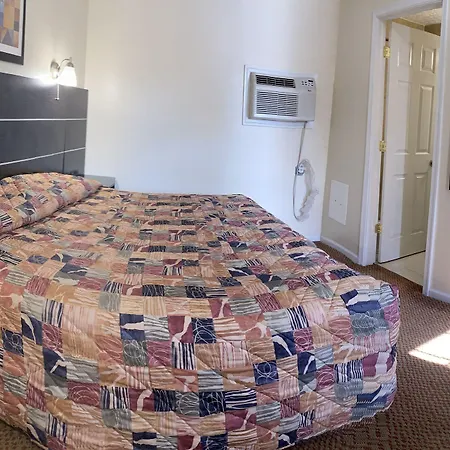 Penn Amish Motel-2