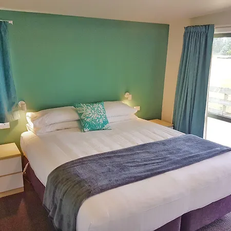 Martinborough Top 10 Holiday Park-3