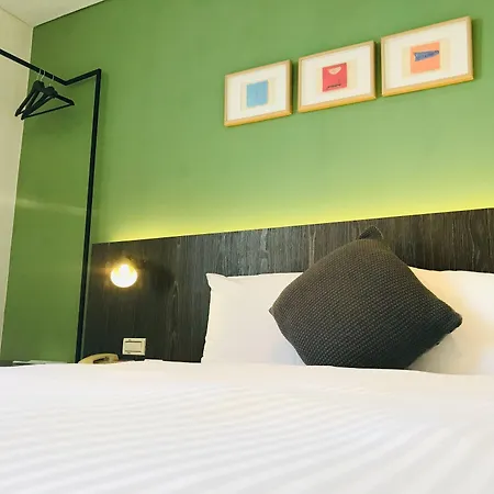 Just Enjoy Business Hotel-2