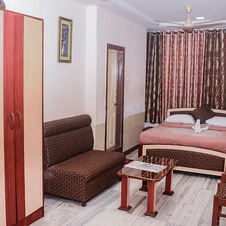 Oyo 75839 Hotel Rex Plaza-2