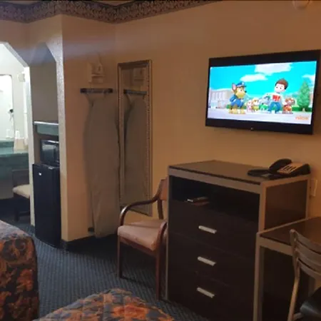 Regency Inn Motel By The Beach-3