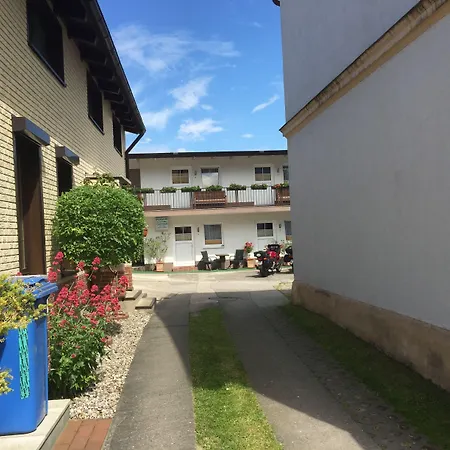 Pension&Ferienwohnungen Schneidereit-3