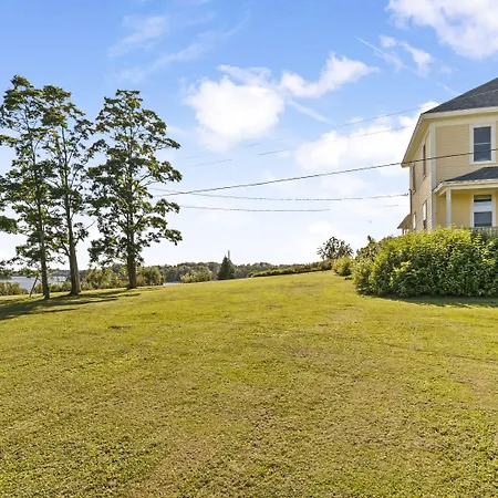 Bayview Pines Country Inn B&B-2