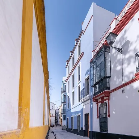 Luxury Apartment Overlooking Casa Pilatos-2