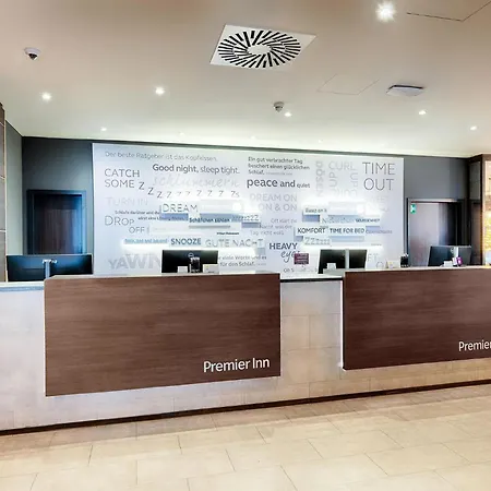 Premier Inn Koeln City Centre-3