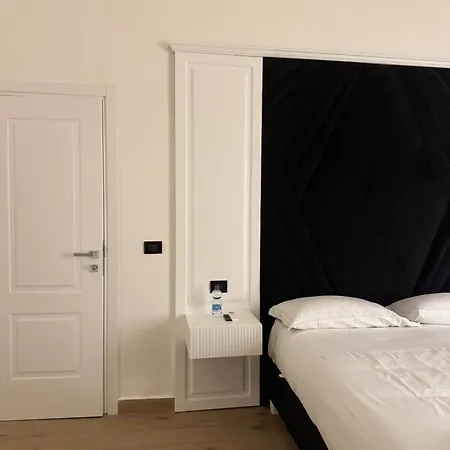Chiaia Lifestyle Suite-3