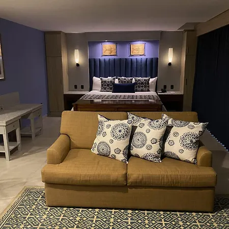 Hotel Hblue Malecon-3