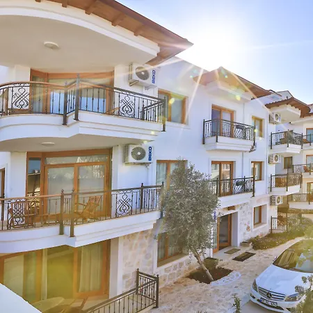 Kaş, merkezde, denize yakın, balkonlu, konforlu apart daireler-3