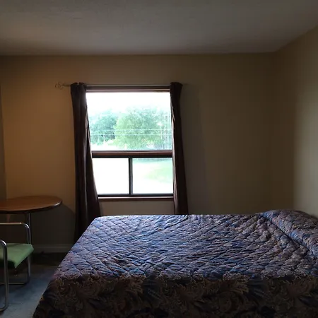 Pickle Lake Hotel-3