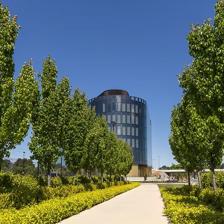 Vibe Hotel Canberra-3