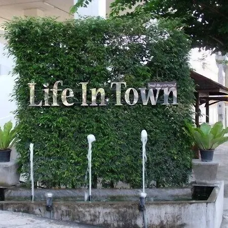 Life In Town Chiangmai-3