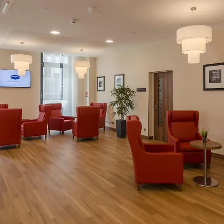 Hampton By Hilton Frankfurt City Centre-2