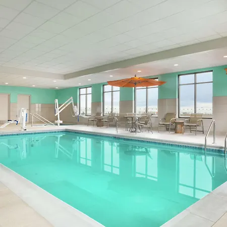 Hampton Inn & Suites Minooka-2