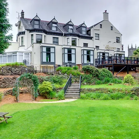 Anglesey Arms Hotel-3