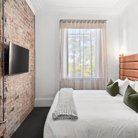 Grand Hotel And Studios-3