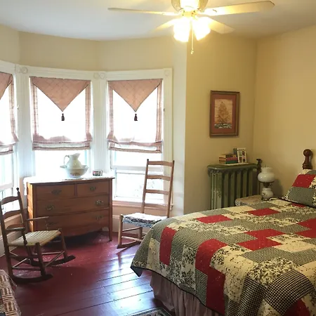 Evangeline'S Tower Bed & Breakfast-2