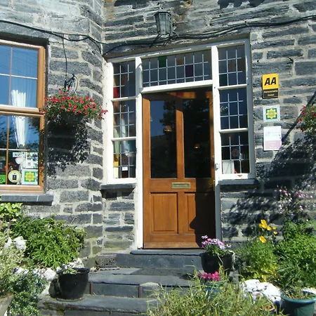 Elen'S Castle Bed, Breakfast And Bar-3