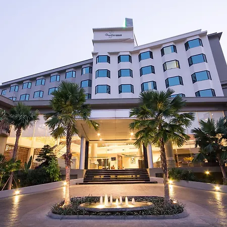 The Grand Riverside Hotel-2