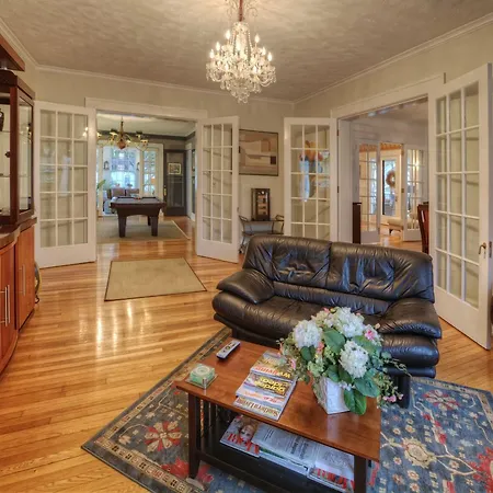 Bluefield Inn, A Select Registry Propery-3