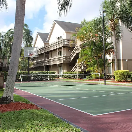 Doral Inn & Suites Miami Airport West-2