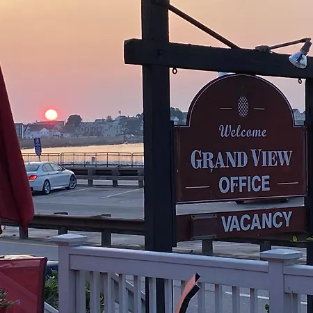 Grand View Motel & Suites-3