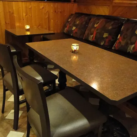 Pinewood Motor Inn-2