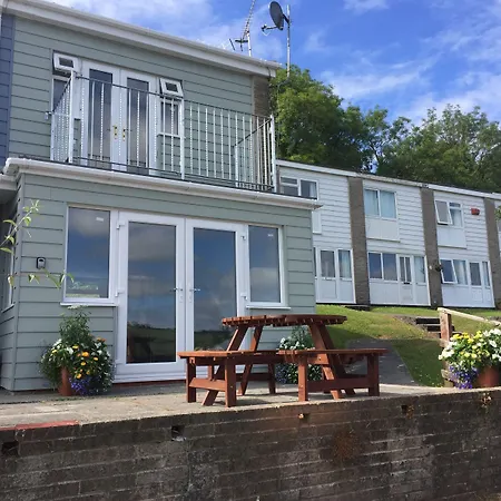 Freshwater Bay Holiday Cottages-2