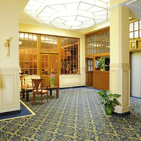 Hotel Perrin - former Carlton-2