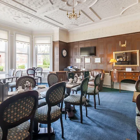 Kingswood Guest House-2