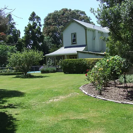 Tairoa Lodge & Cottage-3