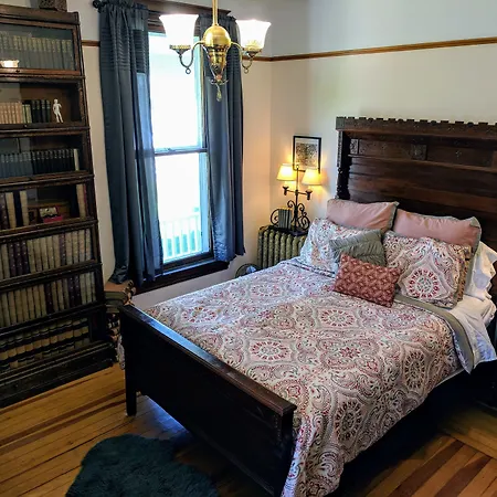 1899 Inn-3