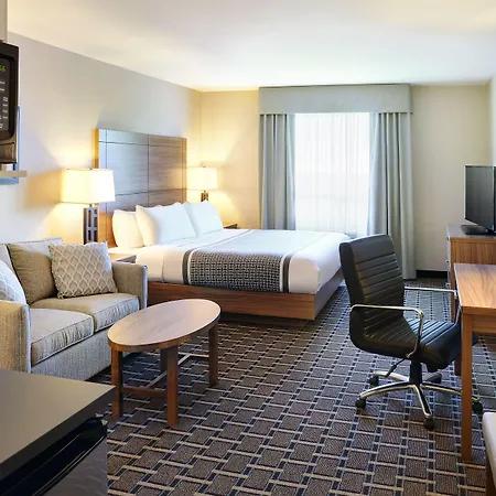 Pomeroy Inn And Suites Vermilion-3