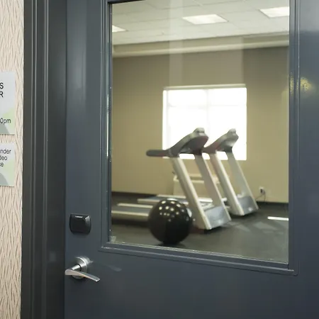 Wingate By Wyndham Calgary Airport-2