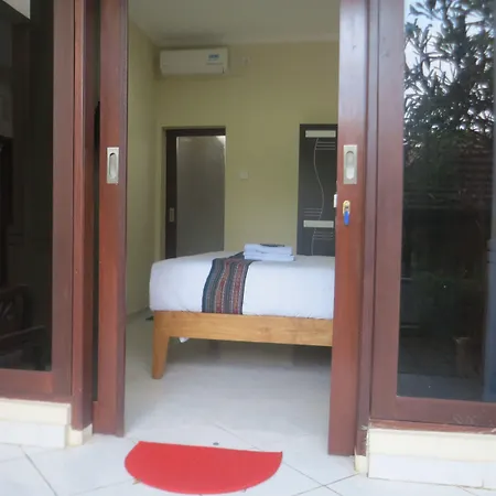 Sari Buana Bed & Breakfast-3