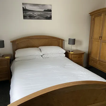 Blinkbonnie Guest House-3