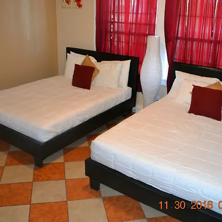 Monterey Inn Hotel Dream Suites-3