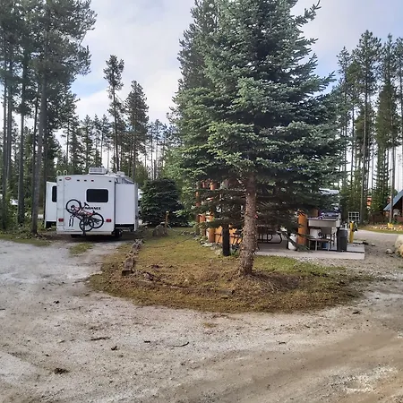 Blue River Campgrounds & Cabin-Public Washroom-2