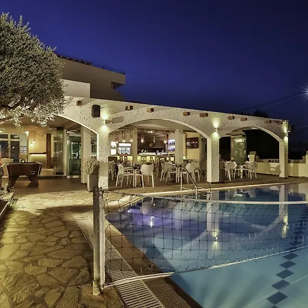 Malibu Studios & Bungalows-2