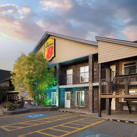 Super 8 By Wyndham Fort Mcmurray-3